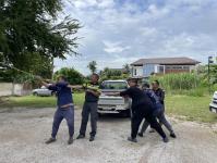 ดับเพลิงแม่สอด ออกตัดต้นไม้พาดผ่านสายไฟฟ้า หน้า ps gym ชุมชนร่วมแรง