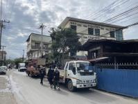 ดับเพลิงนครแม่สอด ออกตัดต้นไม้ บริเวณสี่แยกร้านขายปลา ชุมขนบัวคูณ