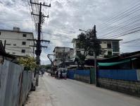 ดับเพลิงนครแม่สอด ออกตัดต้นไม้ บริเวณสี่แยกร้านขายปลา ชุมขนบัวคูณ