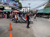 งานเทศกิจนครแม่สอด ออกะจัดระเบียบตลาดเทศบาลนครแม่สอดพร้อมอำนวยความสะดวกการจราจร กรณีกองช่างสุขาฯ ทำงาน 31 ส.ค.2566