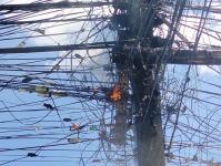 ดับเพลิงแม่สอด ออกระงับเหตุเพลิงไหม้สายสื่อสาร บริเวณแยกบ้านพักผู้พิพากษา