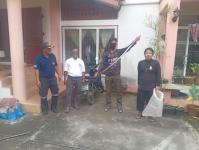 ดับเพลิงนครแม่สอด ออกจับงูบ้านประชาชน ชถมชนร่วมแรง