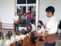 ดับเพลิงแม่สอด ออกให้ความรู้การดับเพลิงขั้นต้น โรงเรียนอนุบาลบัยตี อินเตอร์เนชั่นแนล