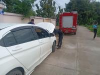 ดับเพลิงแม่สอด ออกช่วยเหลือลูกแมวติดภายในรถยนต์ประชาชน