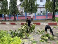 ดับเพลิงแม่สอด ออกตัดต้นไม้ภายในโรงเรียนเทศบาลวัดชุมพลคีรี