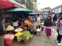 งานเทศกิจนครแม่สอด ออกตรวจความเรียบร้อยและจัดระเบียบตลาดเทศบาลนครแม่สอด 23-24 ก.ย.2566
