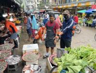 งานเทศกิจนครแม่สอด ออกตรวจความเรียบร้อยและจัดระเบียบตลาดเทศบาลนครแม่สอด 2 ต.ค..2566