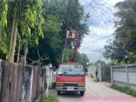 ดับเพลิงนครแม่สอด ออกตัดต้นไม้พาดผ่านสายไฟฟ้า บริเวณชุมชนวัดหลวง