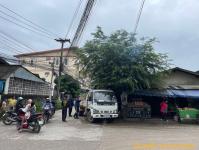 ดับเพลิงแม่สอด ออกตัดต้นไม้สี่แยกร้านขายปลา(ตลาดพาเจริญ)