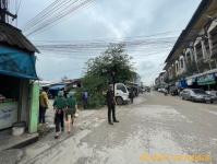 ดับเพลิงแม่สอด ออกตัดต้นไม้สี่แยกร้านขายปลา(ตลาดพาเจริญ)