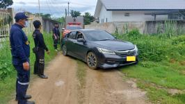 ดับเพลิงนครแม่สอด ออกช่วยเหลือประชาชน เหตุรถยนต์ติดหล่ม ซอยร้านก๋วยเตี๋ยวบ้านดิน