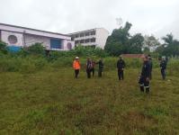 ดับเพลิงแม่สอด ออกตัดต้นไม้บริเวณข้างโรงเรียนเทศบาลเฉลิมพระเกียรติสมเด็จพระเทพรัตนราชสุดา ฯ