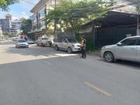 ดับเพลิงแม่สอด ตัดต้นไม้ หน้าบ้านประชาชน บริเวณถนนแม่สอด-แม่ตาว ทางไปโรงพยาบาลแม่สอด อำเภอแม่สอด จังหวัดตาก