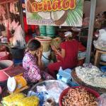 เจ้าหน้าที่เทศกิจ ออกตรวจความเรียบร้อยและจัดระเบียบตลาดเทศบาลนครแม่สอด 26 ต.ค.2566