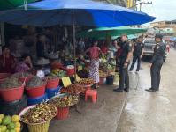 เจ้าหน้าที่เทศกิจ ออกตรวจความเรียบร้อยและจัดระเบียบตลาดเทศบาลนครแม่สอด 26 ต.ค.2566