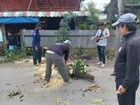 ดับเพลิงแม่สอด ออกตัดต้นไม้บริเวณบ้านทุ่งซอยกลาง ชุมชนบ้านทุ่ง