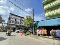 ดับเพลิงแม่สอด ออกตัดต้นไม้(มะยม) ตามคำร้องฯ บริเวณร้านขายเสื้อผ้า สี่แยกทางไปเทศบาลนครแม่สอด