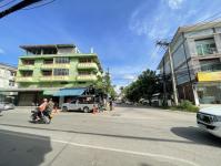 ดับเพลิงแม่สอด ออกตัดต้นไม้(มะยม) ตามคำร้องฯ บริเวณร้านขายเสื้อผ้า สี่แยกทางไปเทศบาลนครแม่สอด