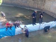 ดับเพลิงแม่สอด ออกตัดแต่งต้นไม้ภายในวัดมณีไพรสณฑ์ เพื่อเรียมงานลอยกระทง