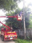 งานไฟฟ้าฯ ได้ออกปฏิบัติหน้าที่ซ่อมแซมไฟฟ้าส่องสว่างถนนสาธารณะในเขตชุมชนต่าง ๆ