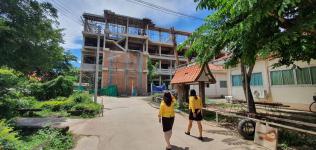 สำรวจการดำเนินการโครงการก่อสร้างอาคารเรียน 4 ชั้น 12 ห้องเรียน แบบตอกเสาเข็ม (สน.ศท.4/12) โรงเรียนเทศบาลวัดดอนแก้ว