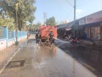 ดับเพลิงแม่สอด ออกฉีดล้างถนน ร่วมกิจกรรมจิตอาสา