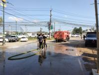 ดับเพลิงแม่สอด ออกฉีดล้างถนน ร่วมกิจกรรมจิตอาสา