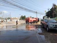 ดับเพลิงแม่สอด ออกฉีดล้างถนน ร่วมกิจกรรมจิตอาสา