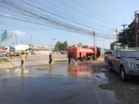 ดับเพลิงแม่สอด ออกฉีดล้างถนน ร่วมกิจกรรมจิตอาสา