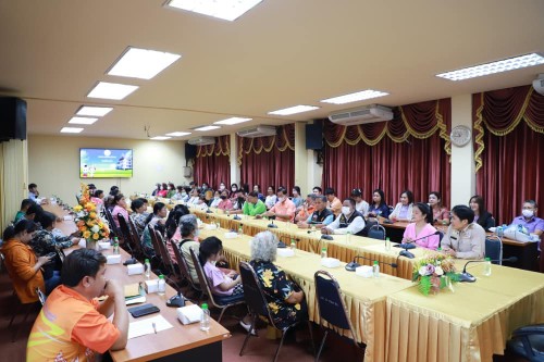 ต้อนรับ นายสุมิตร กัญจะนะ ผู้อำนวยการกองสวัสดิการสังคม พร้อมคณะจากเทศบาลเมืองท่าผา อำเภอบ้านโป่ง จังหวัดราชบุรี
