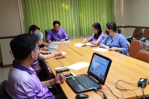 กองยุทธศาสตร์และงบประมาณ เข้าร่วมการอบรม เรื่อง การตรวจสอบข้อมูลหมุดหมายแผนพัฒนาเศรษฐกิจและสังคมแห่งชาติ ฉบับที่ 13 (พ.ศ.2566 - 2570) ในแผนพัฒนาขององค์กรปกครองส่วนท้องถิ่น (ผ่าน Facebook Live)