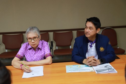 กองยุทธศาสตร์และงบประมาณ เข้าร่วมการอบรม เรื่อง การตรวจสอบข้อมูลหมุดหมายแผนพัฒนาเศรษฐกิจและสังคมแห่งชาติ ฉบับที่ 13 (พ.ศ.2566 - 2570) ในแผนพัฒนาขององค์กรปกครองส่วนท้องถิ่น (ผ่าน Facebook Live)