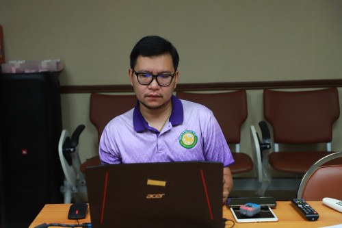 กองยุทธศาสตร์และงบประมาณ เข้าร่วมการอบรม เรื่อง การตรวจสอบข้อมูลหมุดหมายแผนพัฒนาเศรษฐกิจและสังคมแห่งชาติ ฉบับที่ 13 (พ.ศ.2566 - 2570) ในแผนพัฒนาขององค์กรปกครองส่วนท้องถิ่น (ผ่าน Facebook Live)