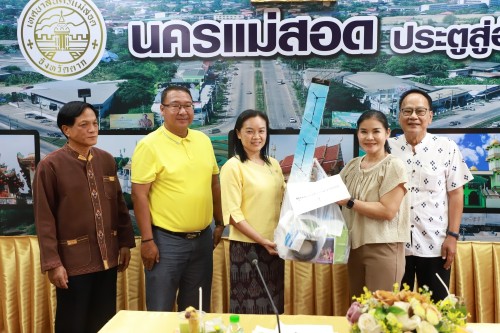 ทน.แม่สอด ให้ยืมวัสดุไฟฟ้าและวิทยุ ให้กับชุมชนในเขตเทศบาลนครแม่สอด  ทั้ง 20 ชุมชน