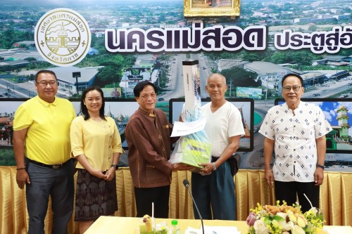 ทน.แม่สอด ให้ยืมวัสดุไฟฟ้าและวิทยุ ให้กับชุมชนในเขตเทศบาลนครแม่สอด  ทั้ง 20 ชุมชน