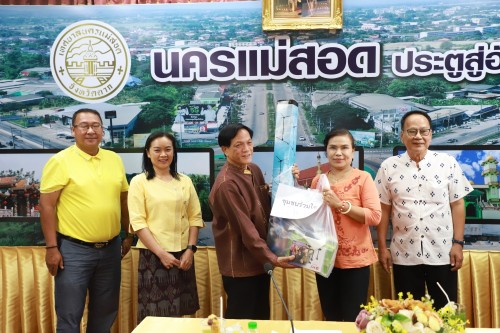 ทน.แม่สอด ให้ยืมวัสดุไฟฟ้าและวิทยุ ให้กับชุมชนในเขตเทศบาลนครแม่สอด  ทั้ง 20 ชุมชน