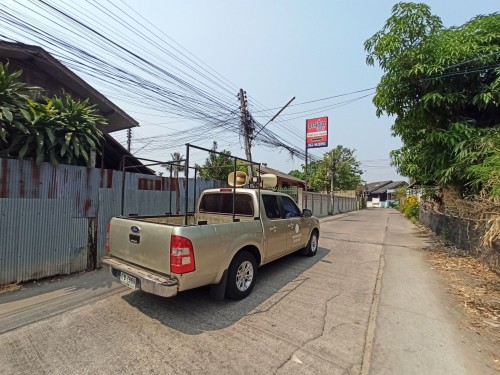 เจ้าหน้าที่กองยุทธศาสตร์และงบประมาณ ดำเนินการประชาสัมพันธ์เชิญชวนร่วมงานสงกรานต์ “เย็นทั่วหล้ามหาสงกรานต์เทศบาลนครแม่สอด”