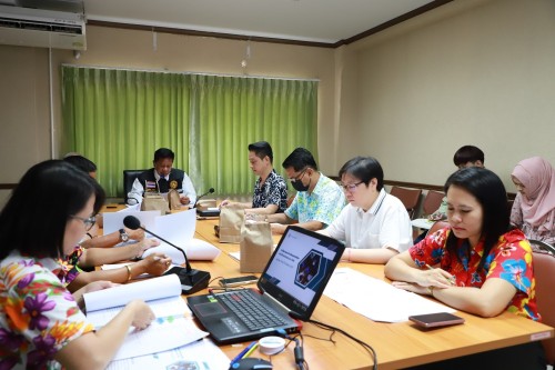 กองยุทธศาสตร์และงบประมาณ จัดประชุมคณะกรรมการติดตามและประเมินผลแผนพัฒนาเทศบาลนครแม่สอด ประจำปีงบประมาณ พ.ศ. 2567