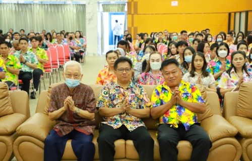 วันพุธ ที่ 25 เมษายน 2567 ตั้งแต่เวลา 08.30 น. ผู้อำนวยการกองคลัง ร่วมกับพนักงานเทศบาลและลูกจ้างในกองคลัง เข้าร่วมโครงการวันเทศบาลและพิธีรดน้ำดำหัวคณะผู้บริหารเทศบาลนครแม่สอดและสมาชิกสภาเทศบาลนครแม่สอด