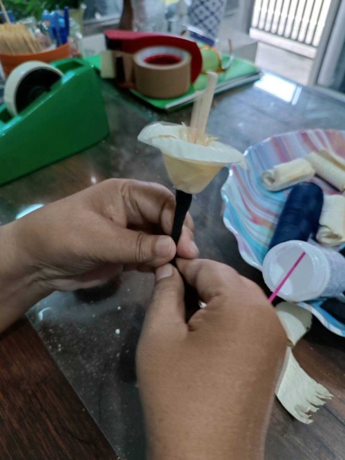 ดอกไม้จันทร์ นางทองใบ ยะคำนะ