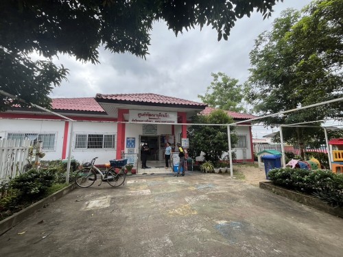 เจ้าหน้าที่เทศกิจ ออกตรวจตราตามมาตรการรักษาความปลอดภัยในโรงเรียน เขตเทศบาลนครแม่สอด 