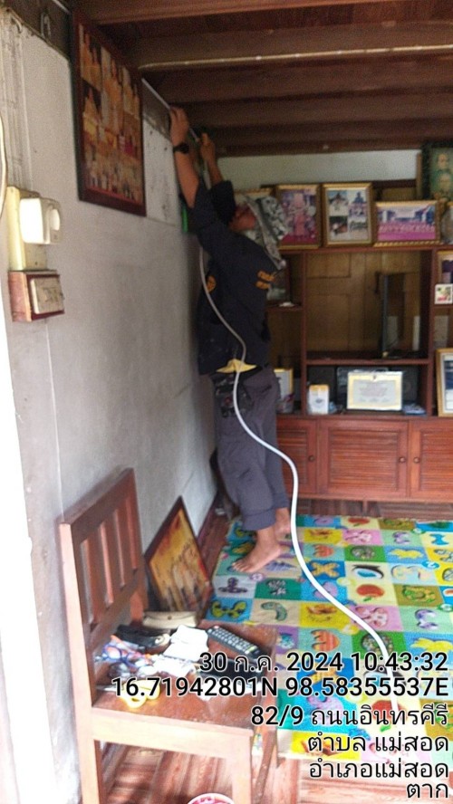 เจ้าหน้าที่กองยุทธศาสตร์และงบประมาณ ดำเนินการตามคำร้องขอซ่อมแซมเคเบิ้ลทีวี เพื่อการศึกษาเทศบาลนครแม่สอด