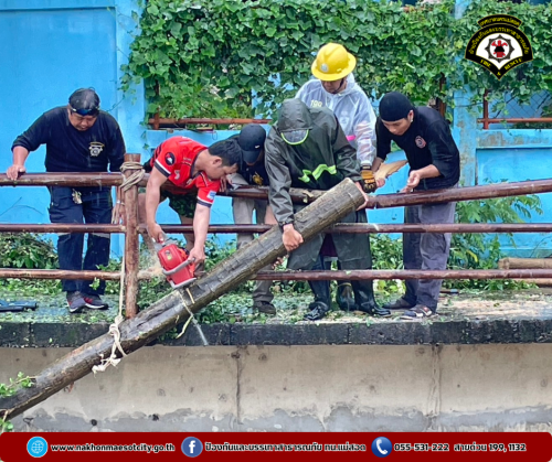 ดับเพลิงนครแม่สอด ออกดำเนินการช่วยเหลือประชาชนที่ได้รับผลกระทบจากอุทกภัยในเขตพื้นที่ ทน.แม่สอด