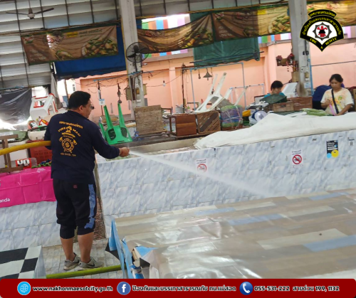 ดับเพลิงนครแม่สอด ร่วมกองสาธารณสุขและสิ่งแวดล้อม ออกดำเนินการฉีดล้างทำความสะอาดตลาดสดในเขตเทศบาลนครแม่สอด