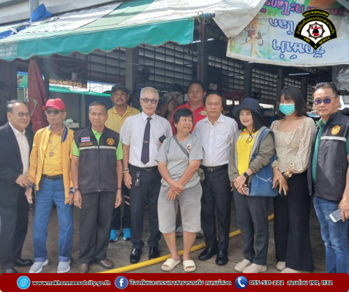 ดับเพลิงนครแม่สอด ร่วมกองสาธารณสุขและสิ่งแวดล้อม ออกดำเนินการฉีดล้างทำความสะอาดตลาดสดในเขตเทศบาลนครแม่สอด