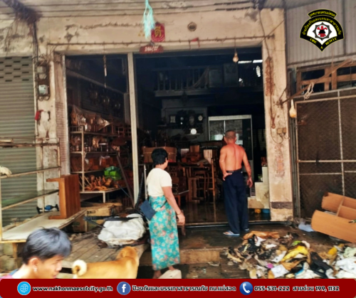 ดับเพลิงนครแม่สอด ออกระงับเหตุเพลิงไหม้ร้านเฟอร์นิเจอร์ไม้ บริเวณใกล้เคียงร้านกระเพาะปลาริมเมย