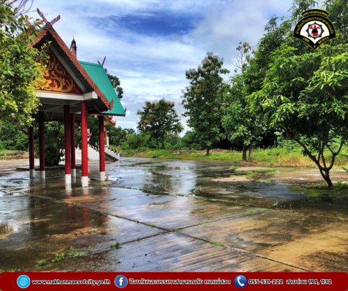 ดับเพลิงนครแม่สอด ดำเนินการฉีดล้างทำความสะอาด บริเวณสุสานวัดดอนแก้ว