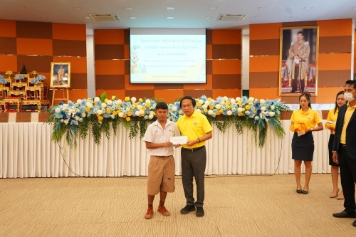 เทศบาลนครแม่สอดจัดกิจกรรมโครงการทุนการศึกษาสำหรับนักศึกษาและการให้ความช่วยเหลือนักเรียนในเขตเทศบาลนครแม่สอด ประจำปีงบประมาณ 2567