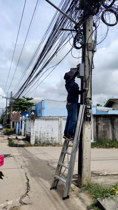 เจ้าหน้าที่กองยุทธศาสตร์และงบประมาณ ดำเนินการตามคำร้องเพื่อขอซ่อมแซมเคเบิ้ลทีวี เพื่อการศึกษาเทศบาลนครแม่สอด