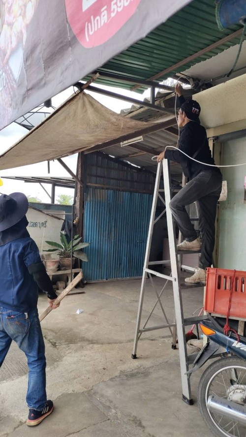 เจ้าหน้าที่กองยุทธศาสตร์และงบประมาณ ดำเนินการตามคำร้องเพื่อขอซ่อมแซมเคเบิ้ลทีวี เพื่อการศึกษาเทศบาลนครแม่สอด